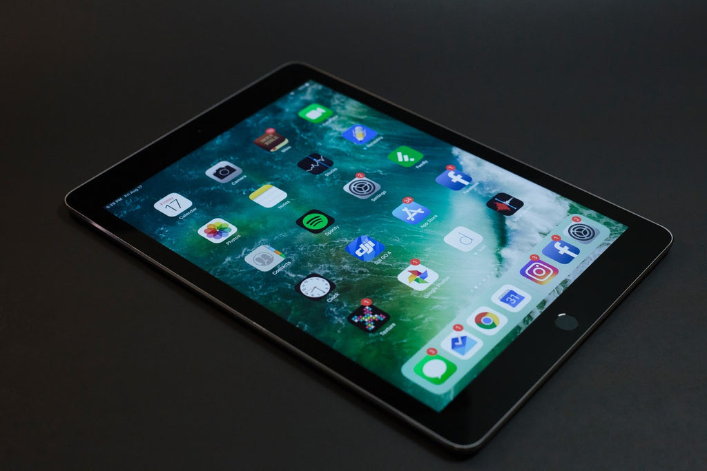 7 Reasons To Get A Hands-Free iPad Holder
